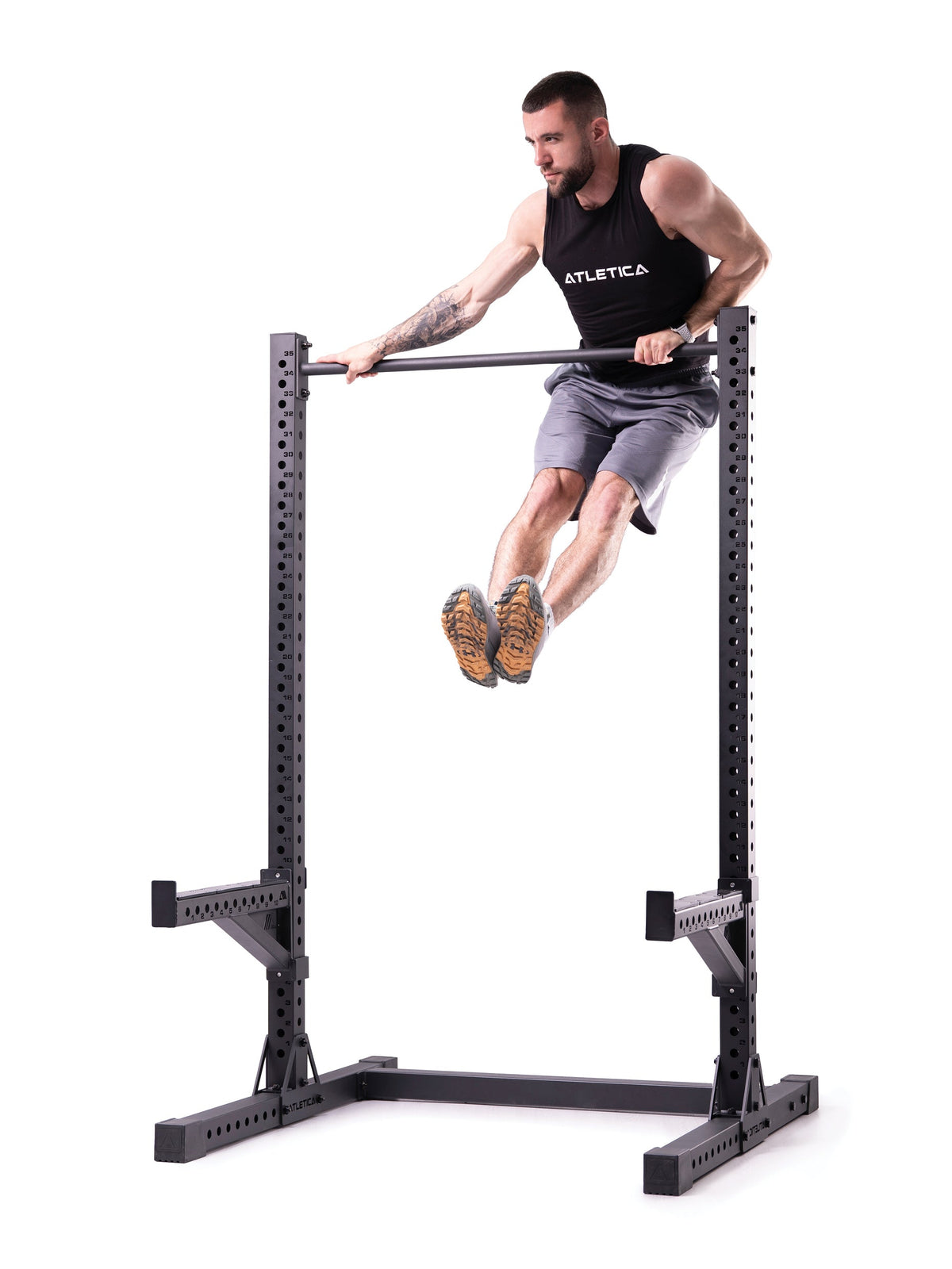 R7 Squat Rack for pull-ups during training
