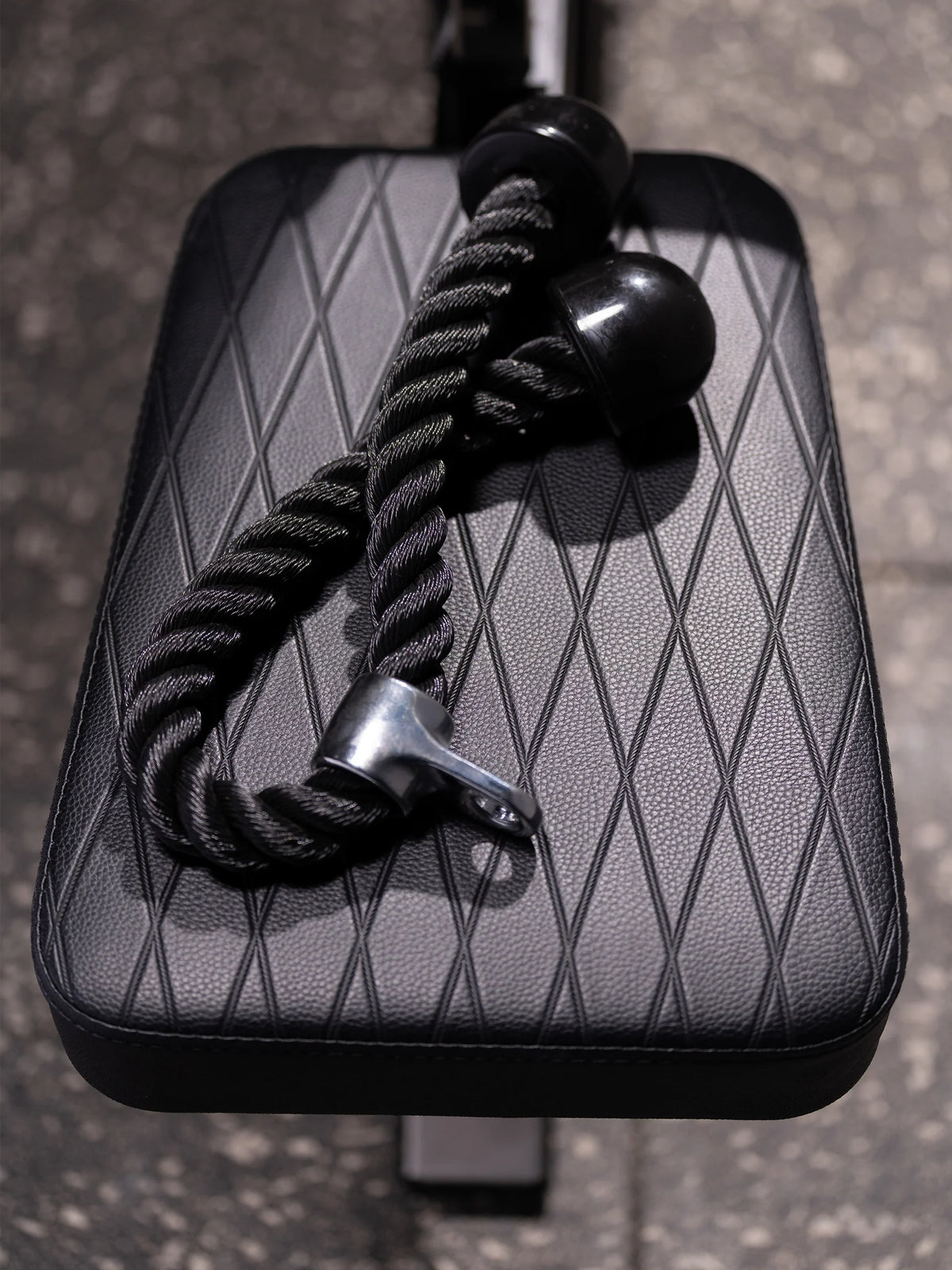 Stinger Functional Cable Tower - black Triceps Rope on padded Bench