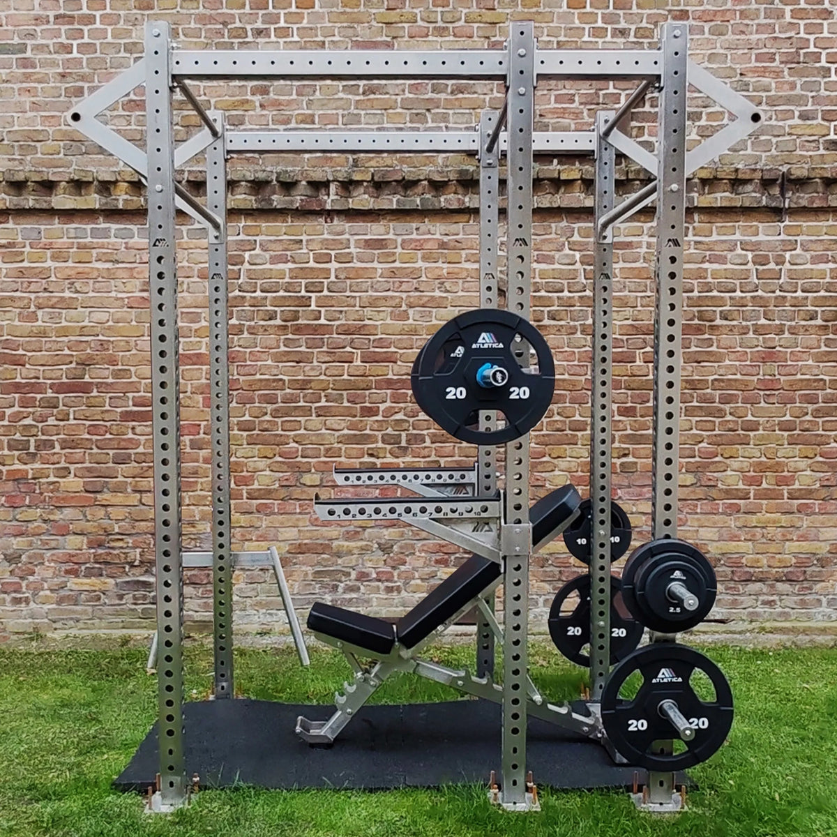 Outdoor Power Rack mit Hantelbank