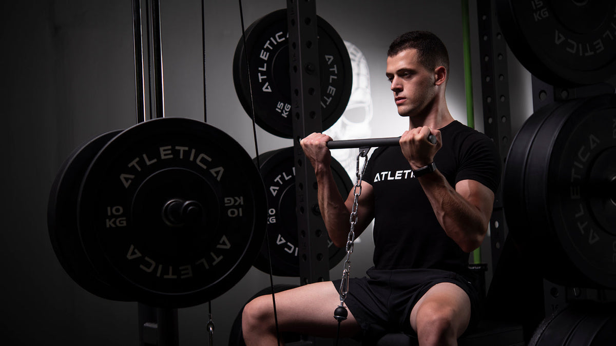 Training on the Lat Pulldown of the R8 Power Rack