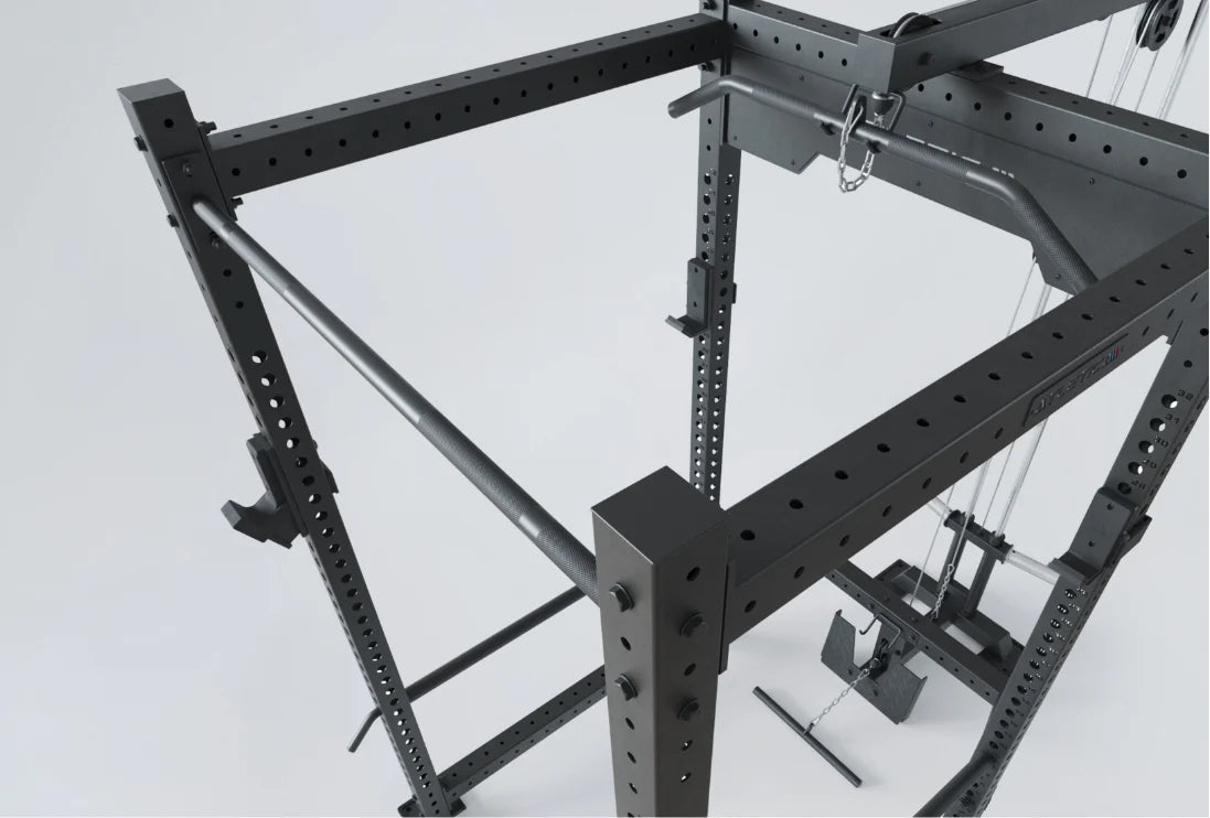 Vielseitige Grundausstattung am R8 Blaster Power Rack