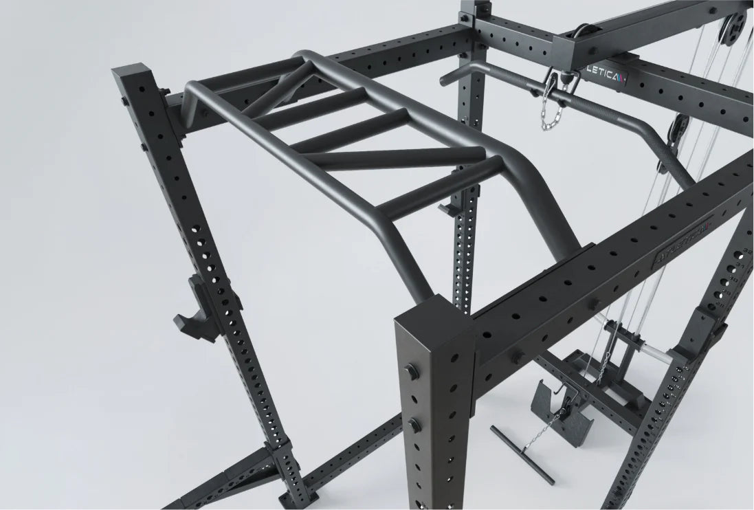 Vielseitige Grundausstattung  am R8 Blade Power Rack von Atletica