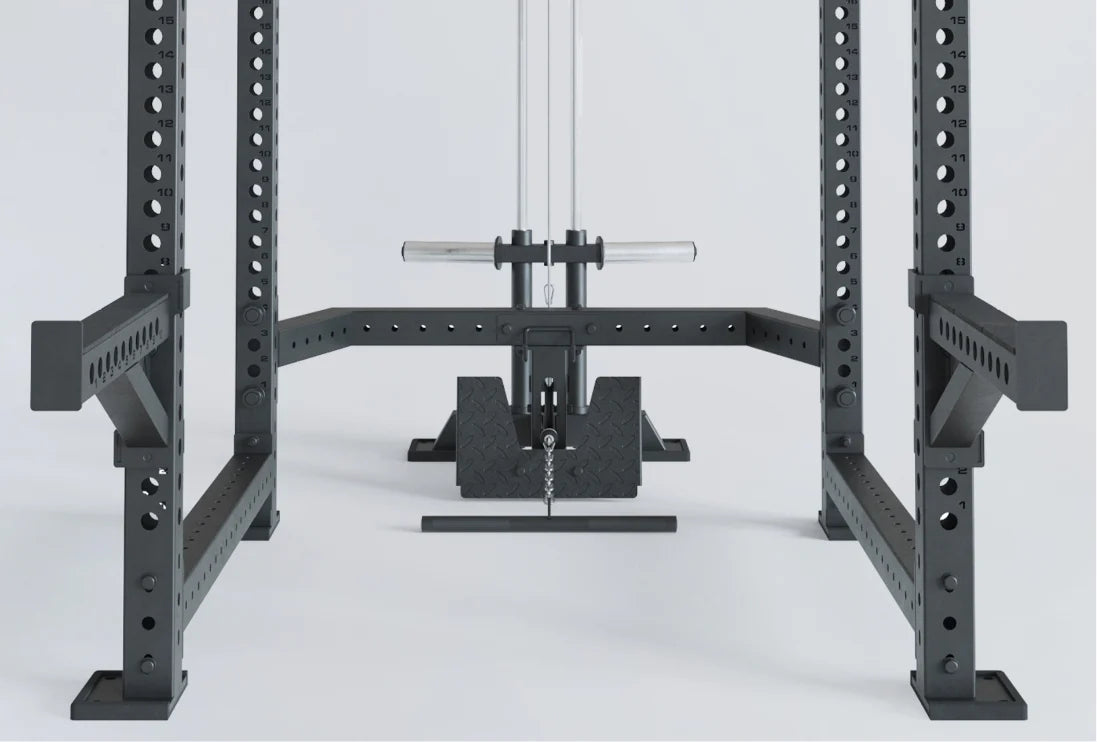 Latzug am R8 Blade Power Rack