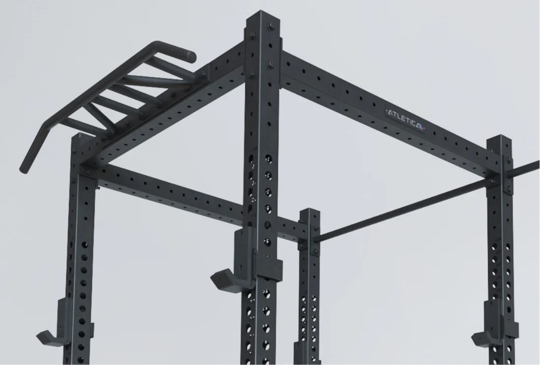 Multi-Grip Klimmzugstange und J-Hooks am R8 Drift Power Rack