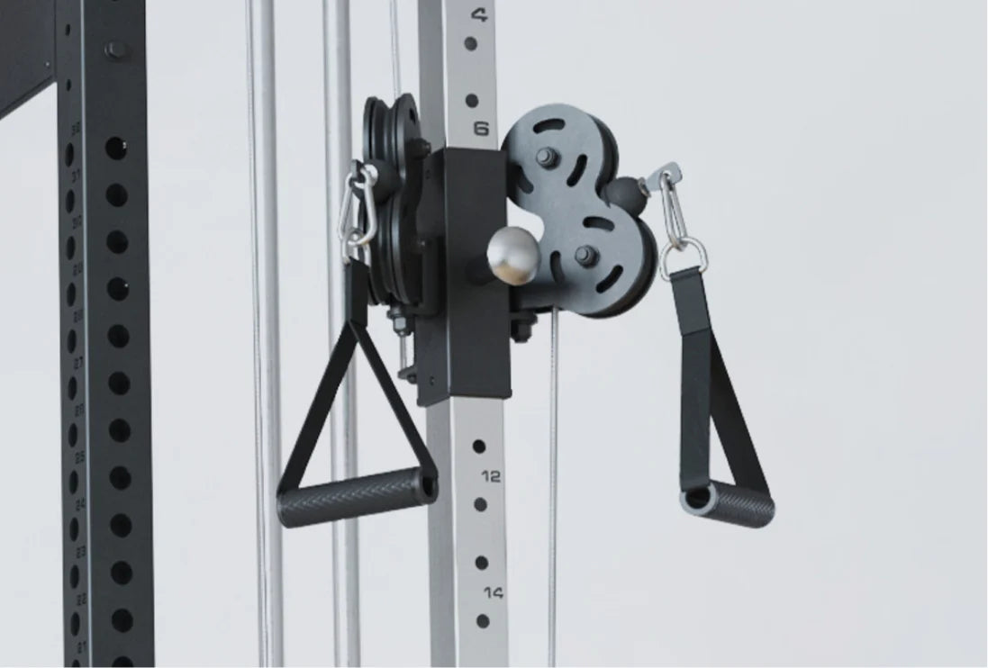 R8 Sentinel Power Rack: integrierter Kabelzug
