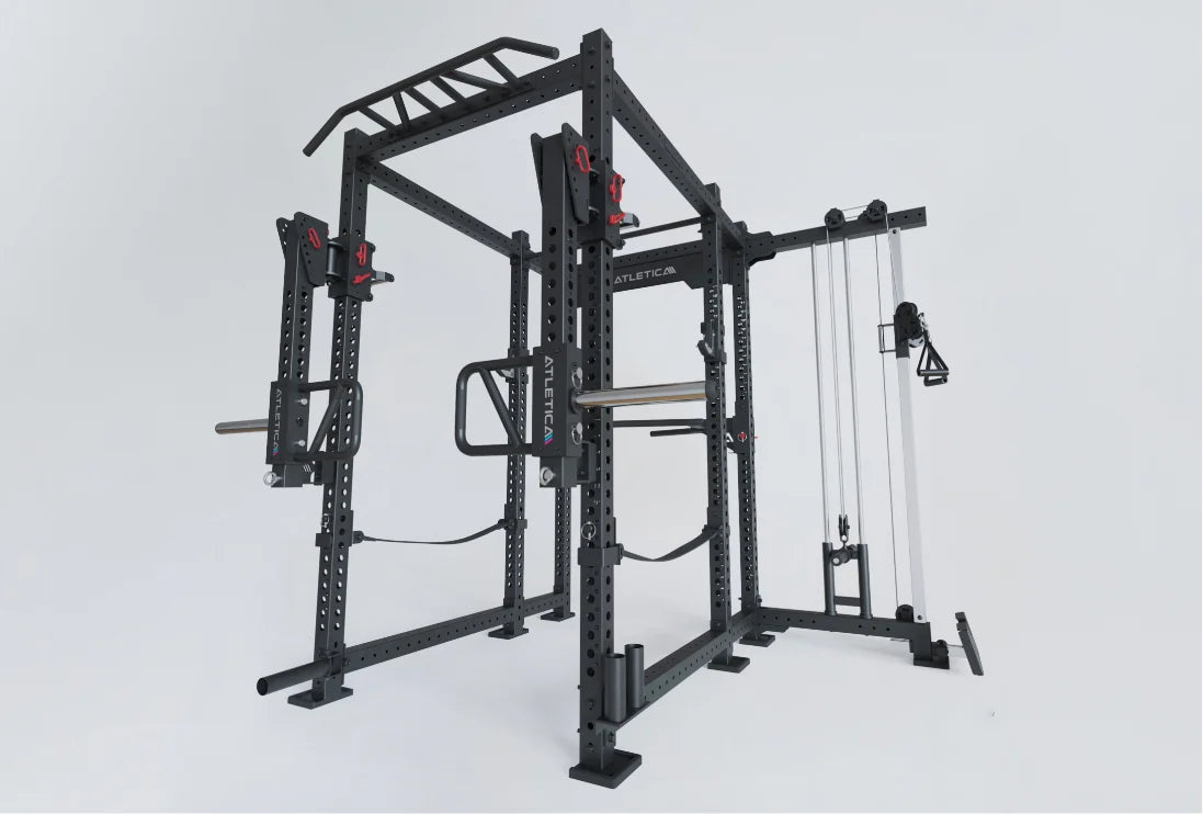 R8 Sentinel Power Cage mit Kabelzug: viel Platz fürs Training