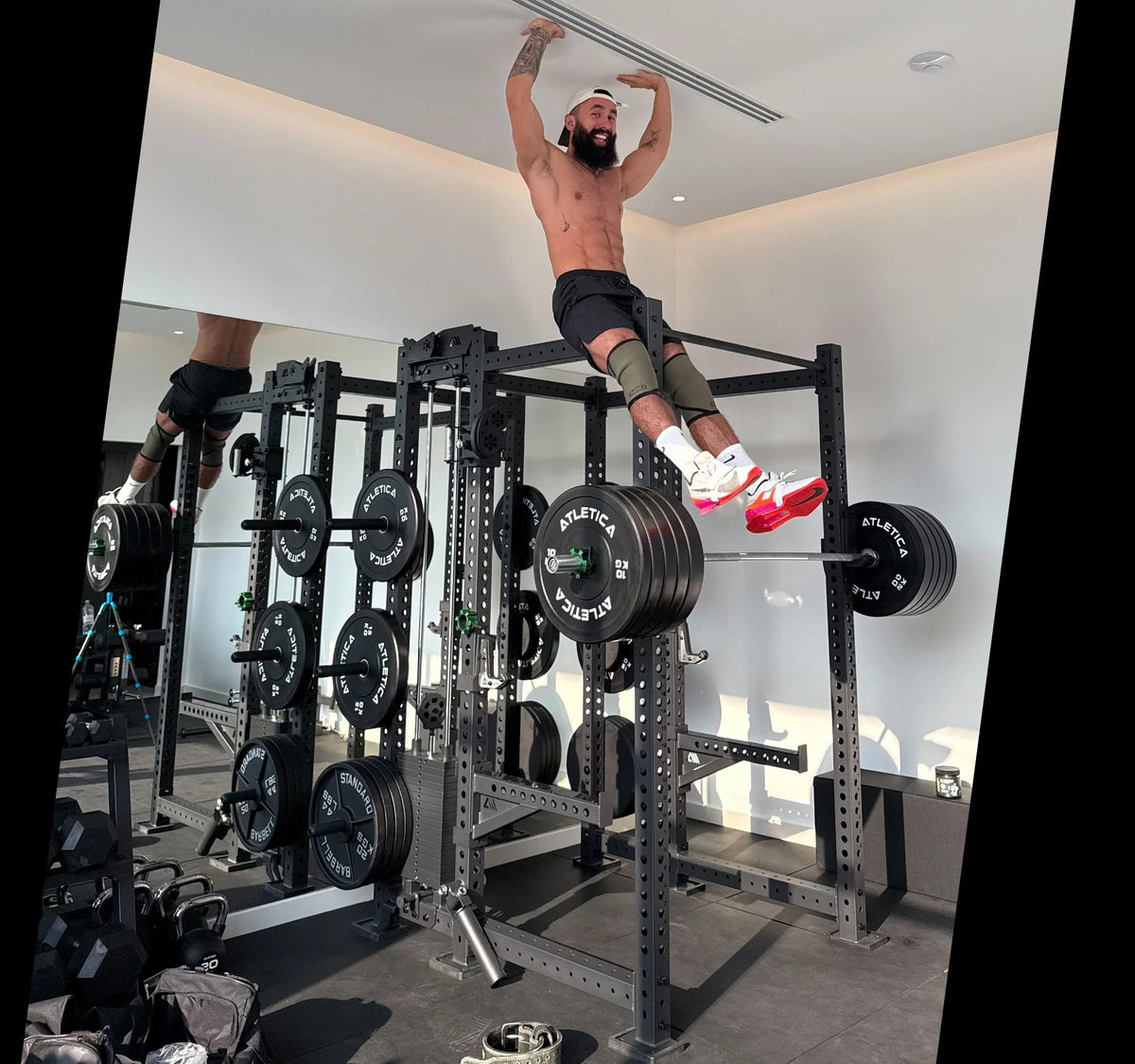 Atletica Athleten: Powerlifter Anatoly auf seinem R8 Power Rack
