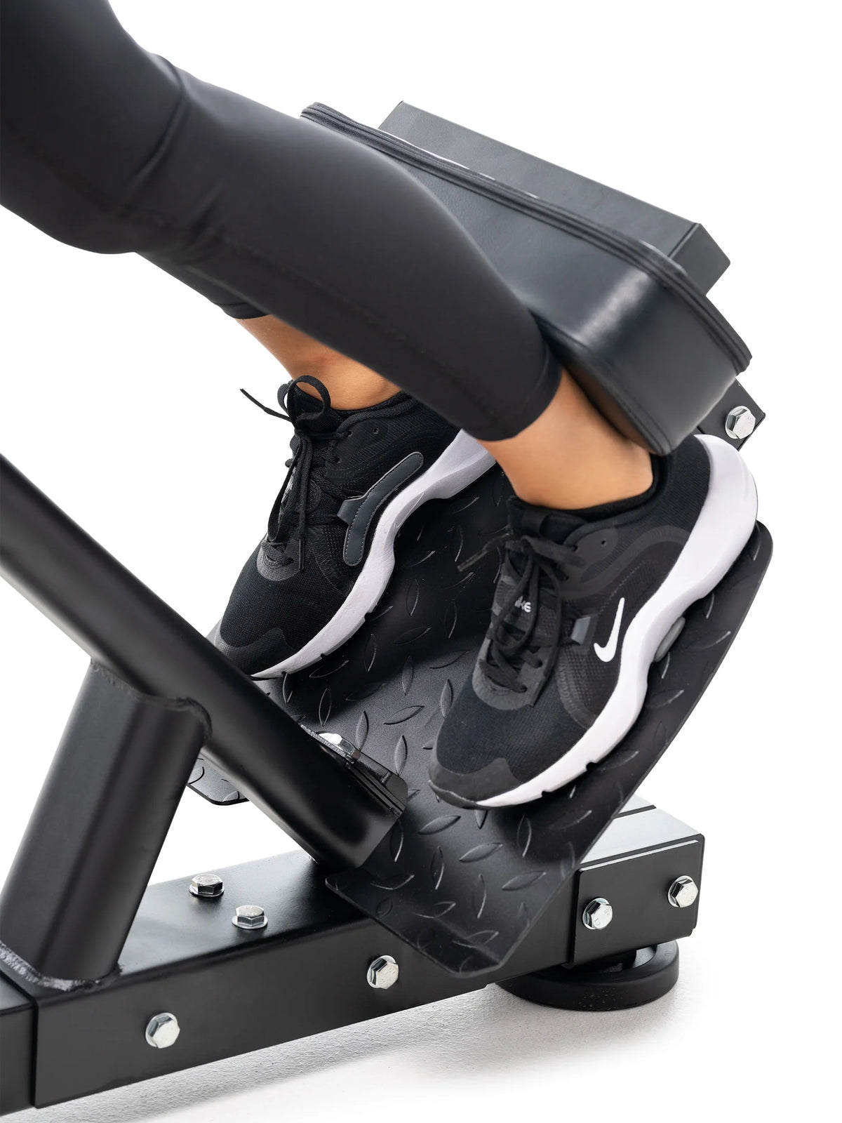 Foot fixation of the non-slip footplate on the Hyperextension machine by Atletica