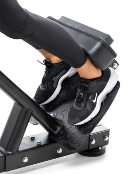 Foot fixation of the non-slip footplate on the Hyperextension machine by Atletica