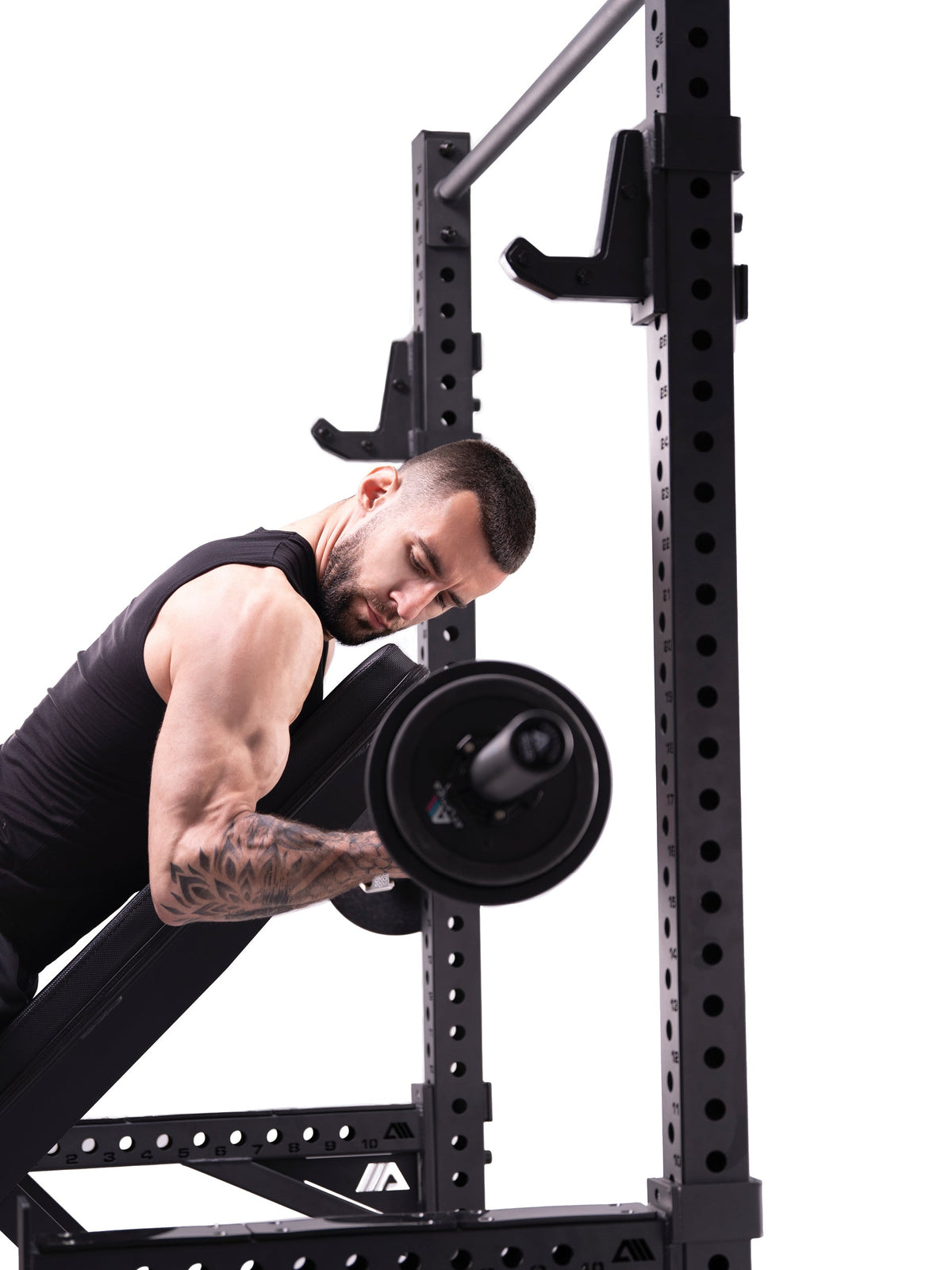 R7 Squat Rack with Weight Bench during rowing – for bench press and shoulder press in the home gym 