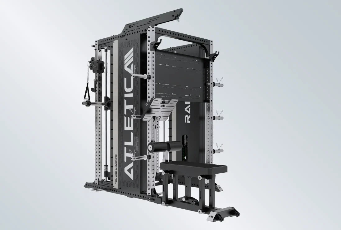 Kraftstation Rampage von Atletica mit platzsparendem Design