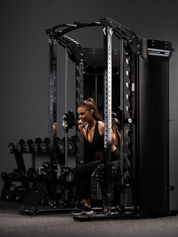 ATLETICA Home Gym Quantum Pro: squat on the Smith Machine