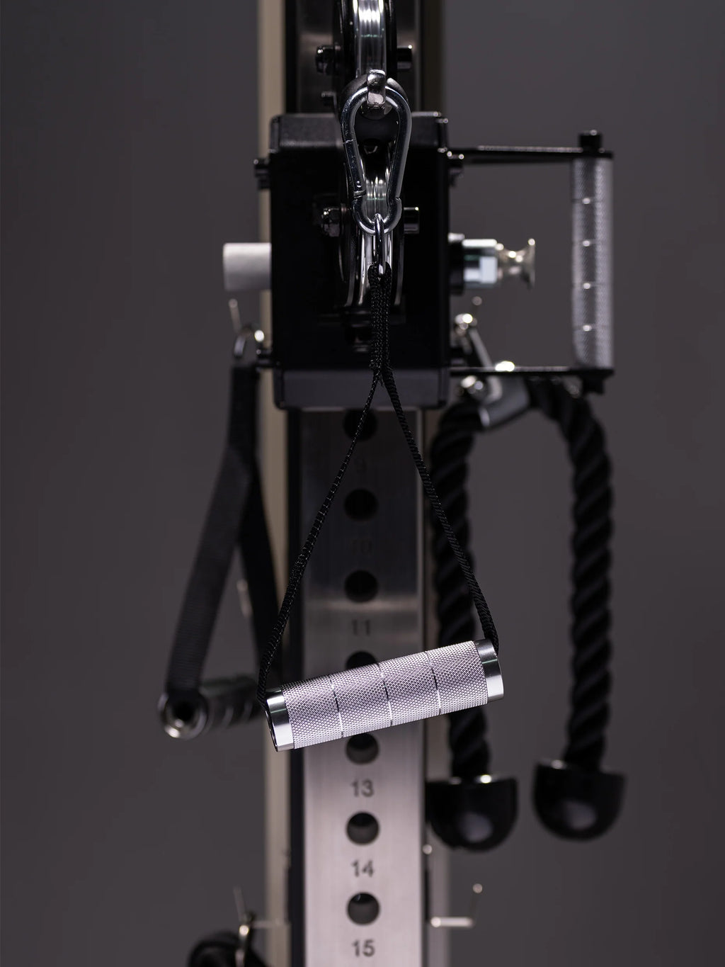 Stinger Functional Cable Tower with carabiner, grip bar, cable pull 