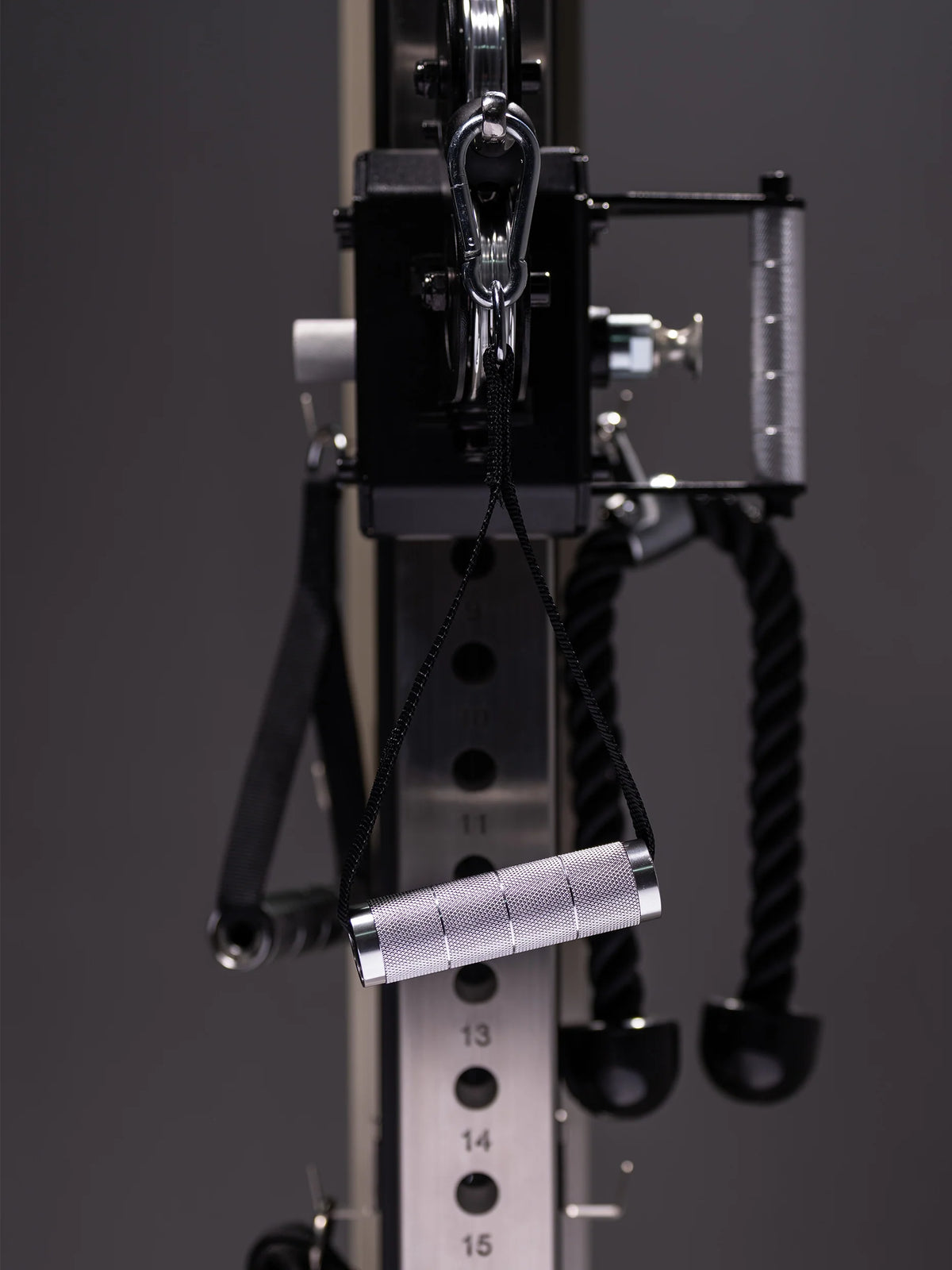 Stinger Functional Cable Tower with carabiner, grip bar, cable pull 