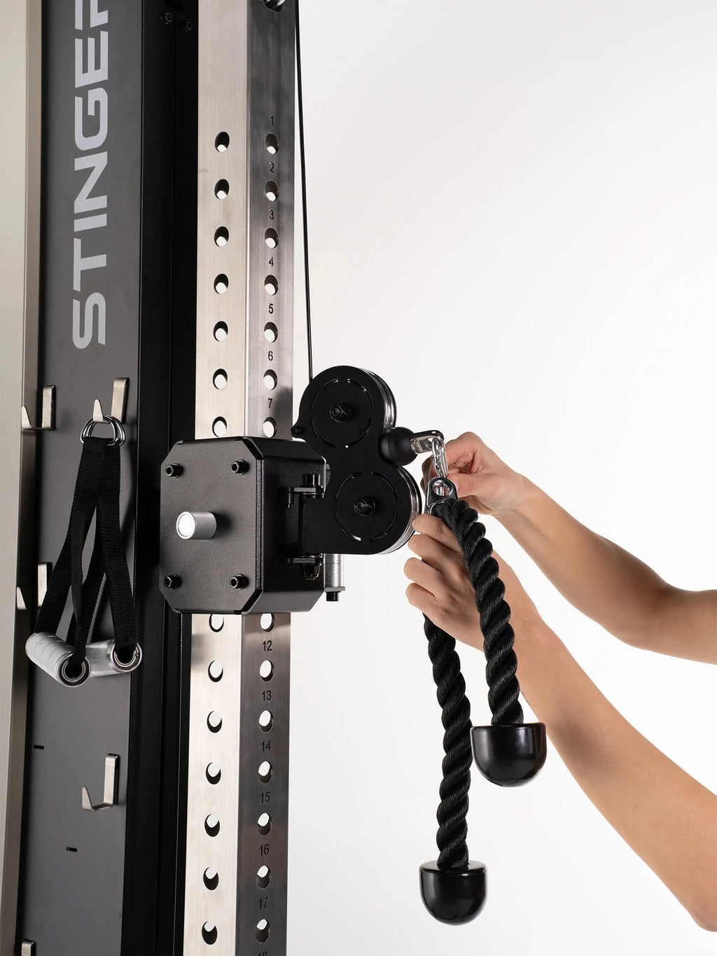 Stinger Functional Cable Tower with triceps rope, carabiner and handle mount
