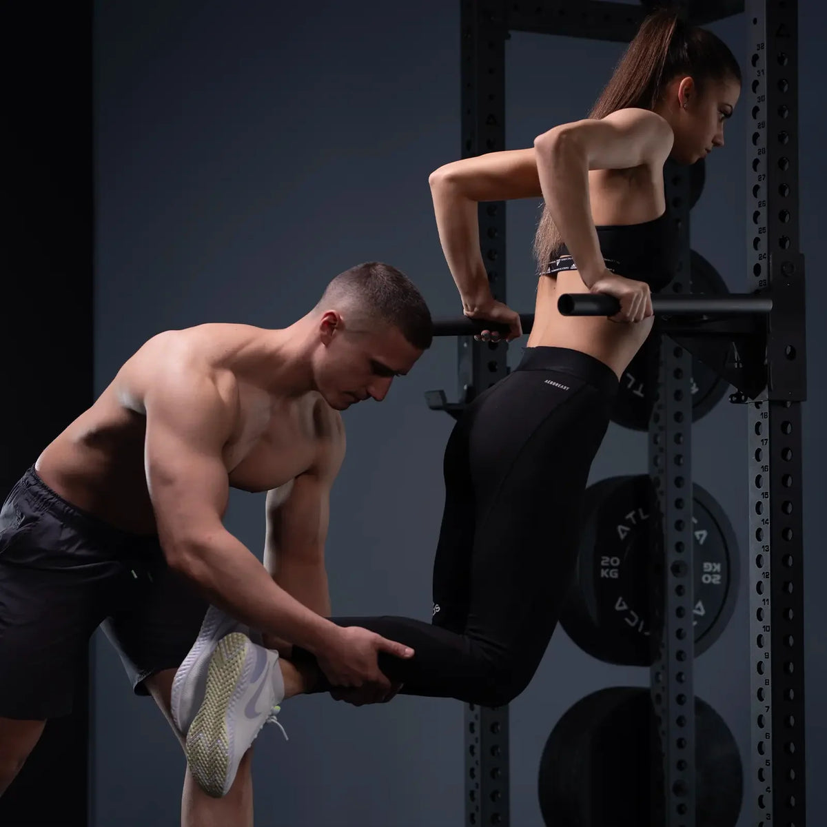 Personal Training Studio Lösungen: Dips am Power Rack