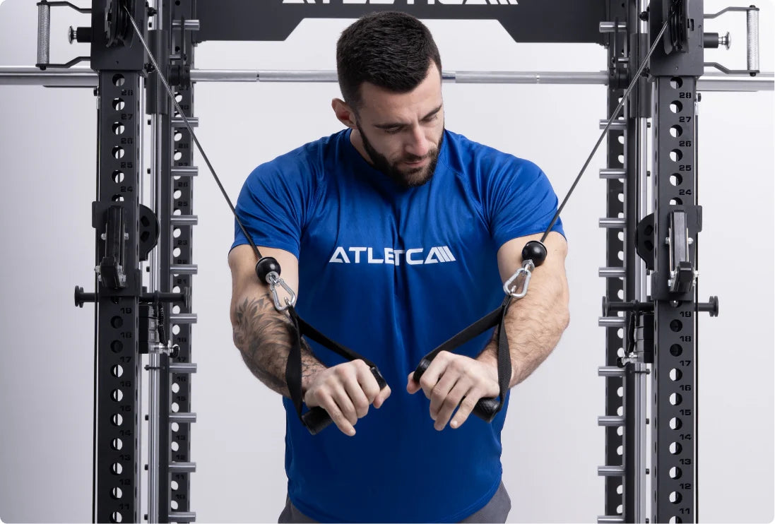 R8 Power Rack Bradley mit Kabelzugstation: Kabelziehen